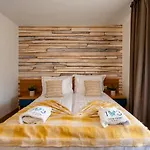 103 View Park 4* Panicziszte