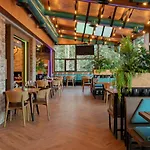 Hotel 103 View Park 4*