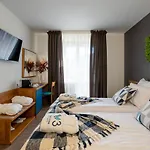 103 View Park 4* Panicziszte