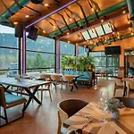 103 View Park Hotel