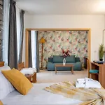 Hotel 103 View Park 4*