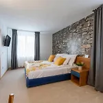 103 View Park Hotel