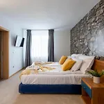 Hotel 103 View Park