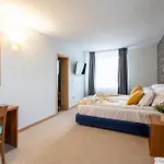Hotel 103 View Park 4*