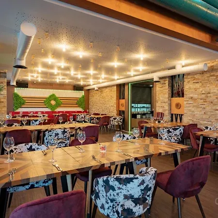 Hotell 103 View Park 4*