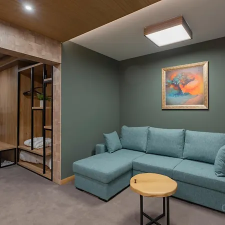 103 View Park & Hotel 4*