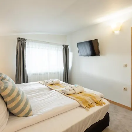 Hotel 103 View Park & 4*