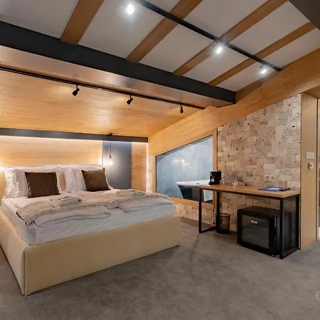 Hotel 103 View Park & 4*