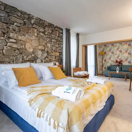 103 View Park Hotell 4*