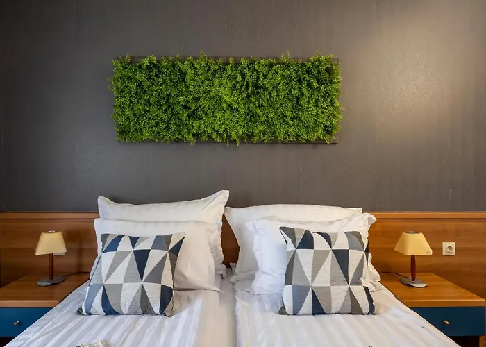 Отель 103 View Park Паничиште