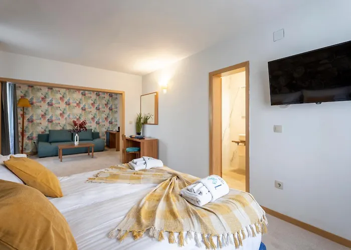 103 View Park Паничиште