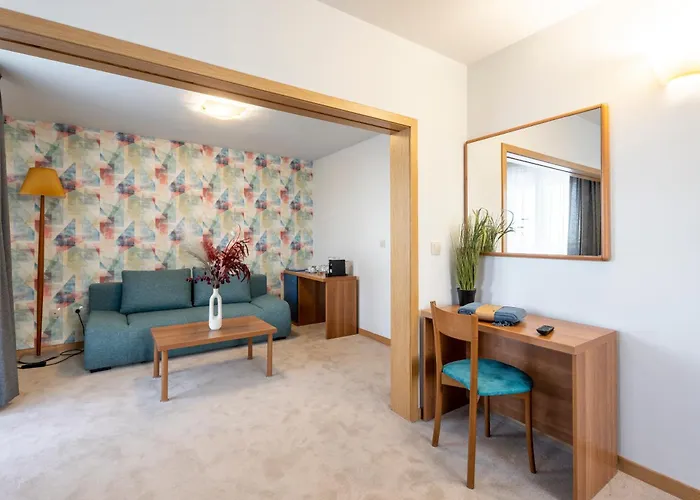 103 View Park Hotel 4*