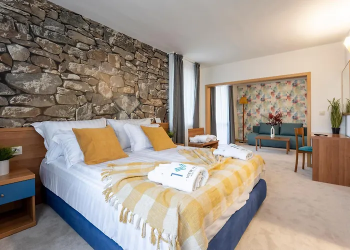 103 View Park Hotel 4*