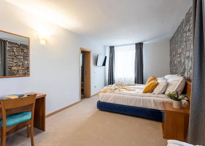 Hotel 103 View Park 4*